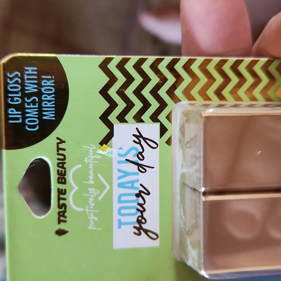 SALE ❤️ Today Is Your Day Lip Gloss With But In Merroe. - Picture 3 of 4